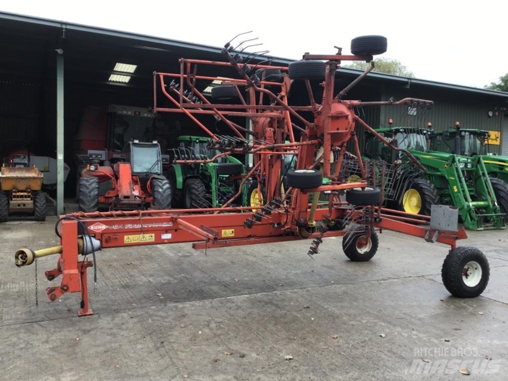 Kuhn GA 7301 Pöyhimet ja haravat