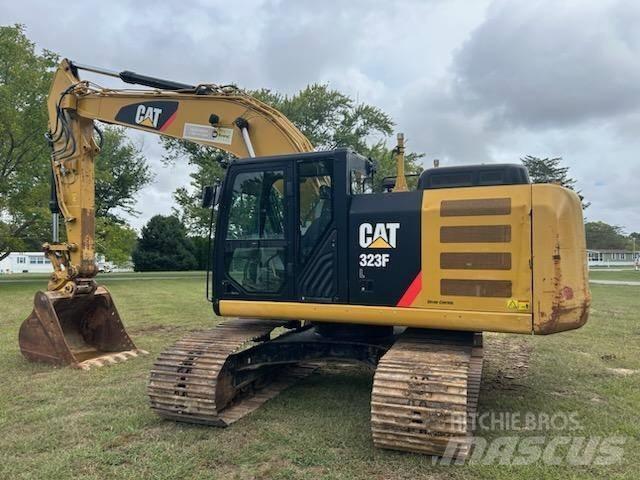  2017 CAT 323 FL Telakaivukoneet
