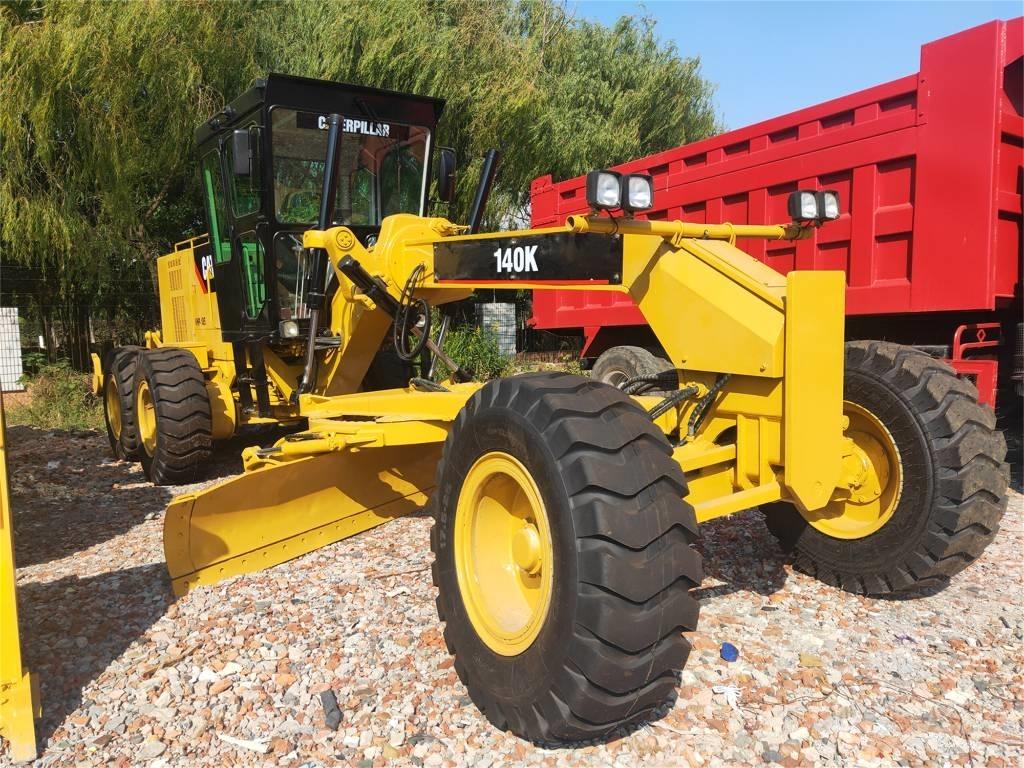 CAT 140 K Tiehöylät