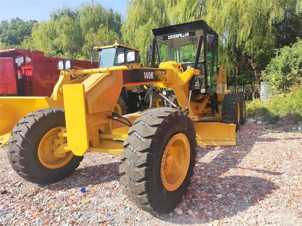 CAT 140 K Tiehöylät