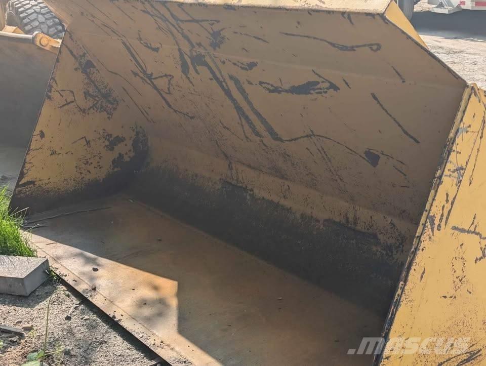 John Deere 310 SE Kaivurikuormaajat