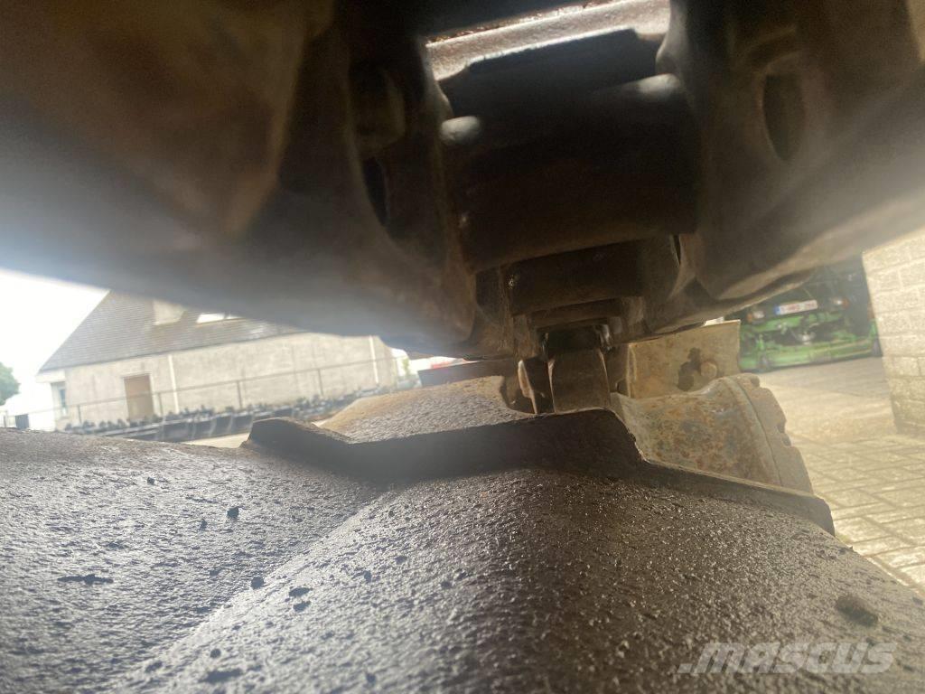 Hitachi EX 135 UR-5 Telakaivukoneet