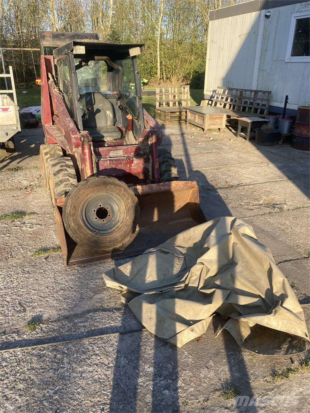 CASE 1840 Liukuohjatut kuormaajat