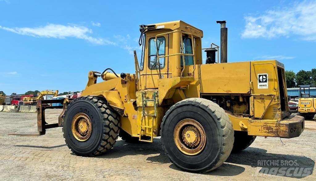 CAT 966 D Pyöräkuormaajat
