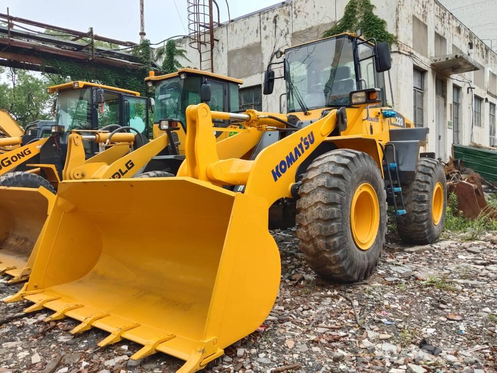 Komatsu WA 320 Pyöräkuormaajat
