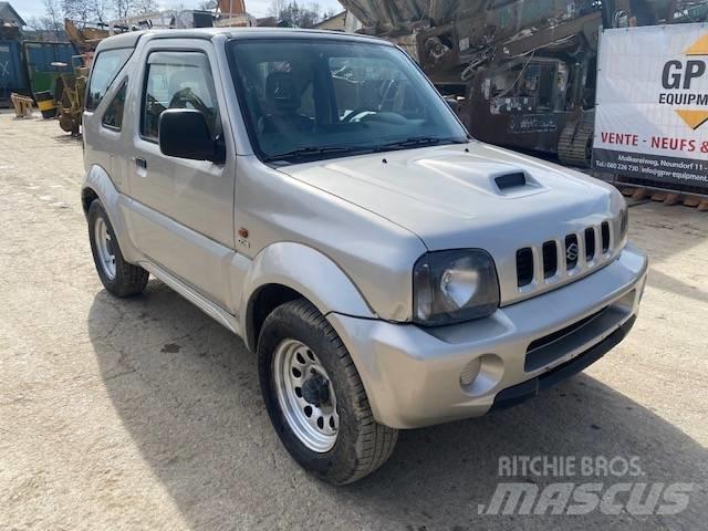 Suzuki Jimny Maastoajoneuvot