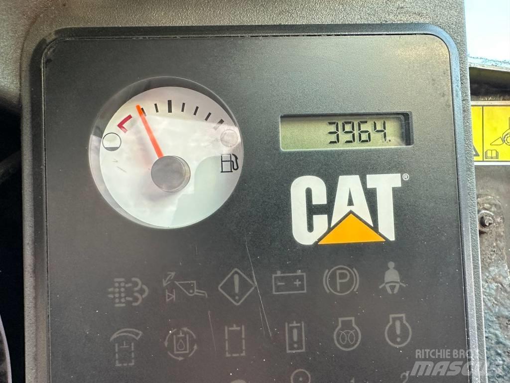 CAT 246 C Liukuohjatut kuormaajat