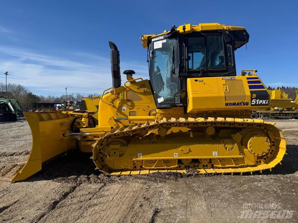 Komatsu D51PXI-24E0 Telaketjupuskutraktorit