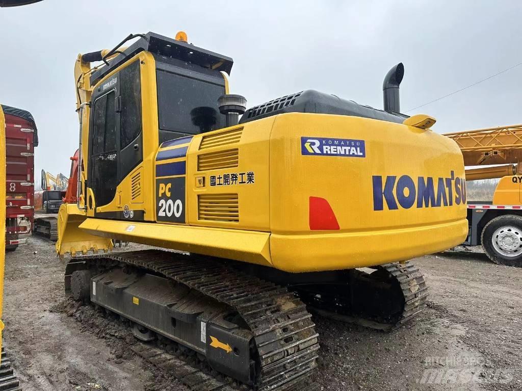 Komatsu PC 200-8 Midikaivukoneet 7t - 12t
