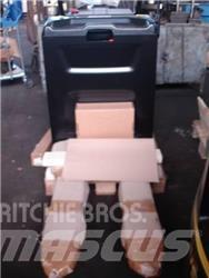 Hyster P2.0S FBW Lavansiirtotrukit ajotasolla