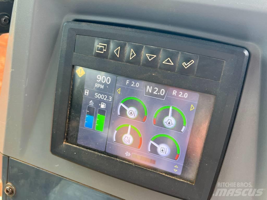 John Deere 750L LGP Telaketjupuskutraktorit