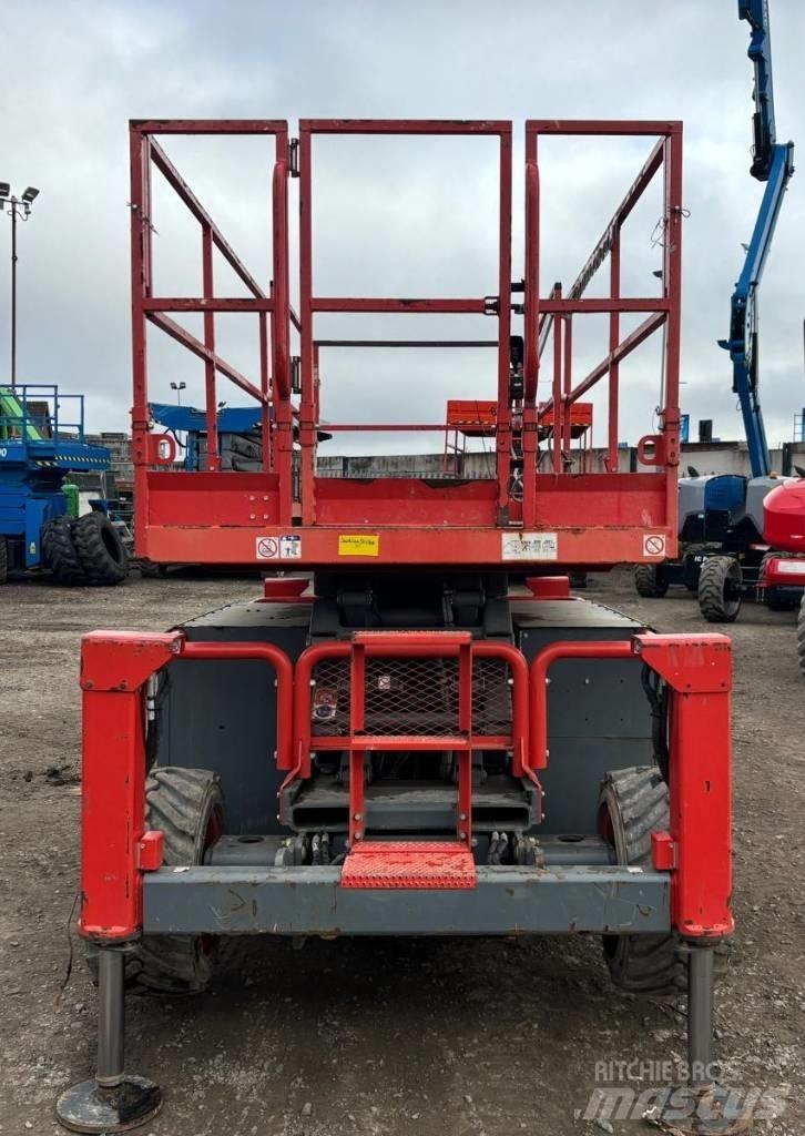 SkyJack SJ 6832 RT Saksilavat