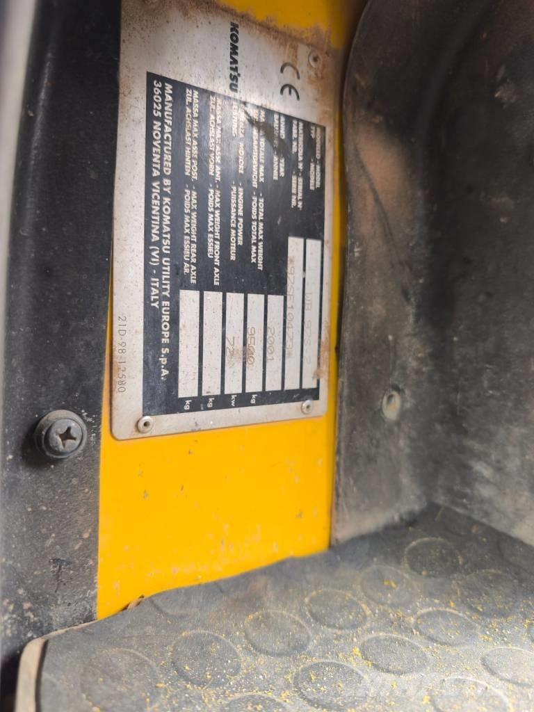 Komatsu WB 97 S-2 Kaivurikuormaajat