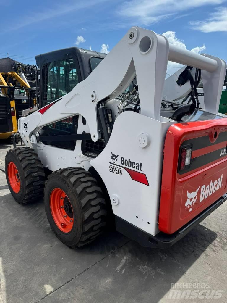 Bobcat S 740 Liukuohjatut kuormaajat