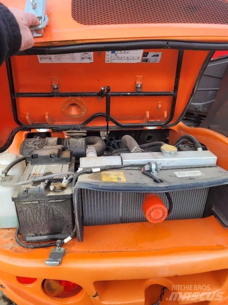Ausa T 144 H Kurottajat