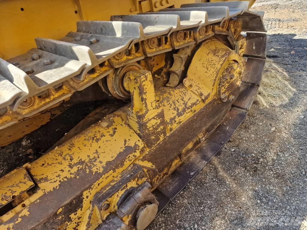 CAT D 6 D Telaketjupuskutraktorit