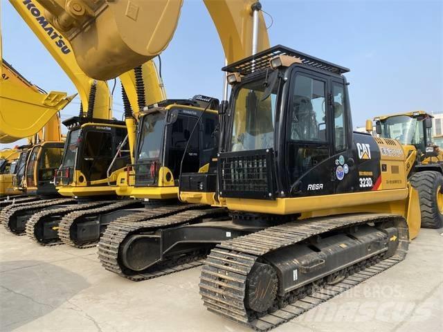 CAT 323 D L Telakaivukoneet