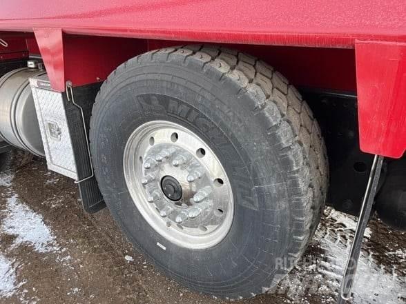 Kenworth T880 Sora- ja kippiautot