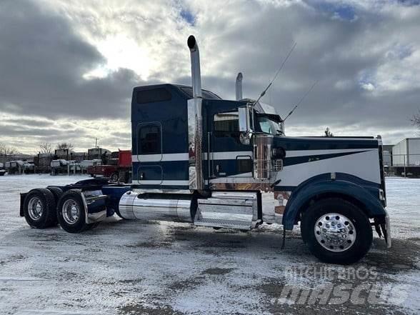 Kenworth W900L Vetopöytäautot