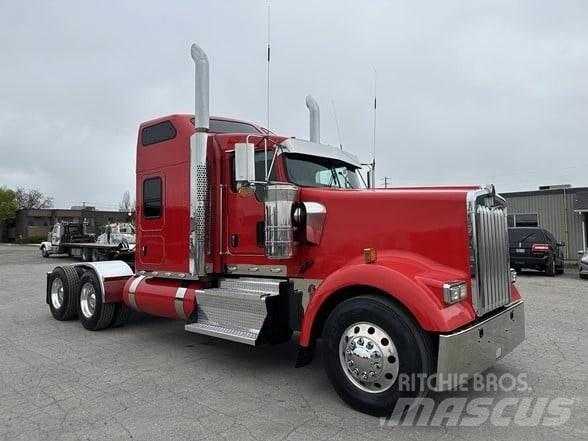 Kenworth W900L Vetopöytäautot