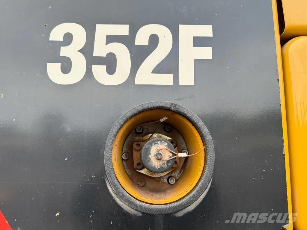 CAT 352 F Telakaivukoneet