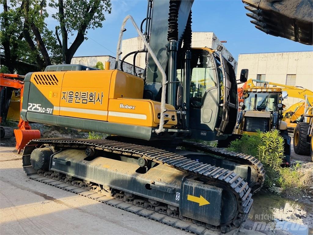 Hyundai 225 lc 9t Telakaivukoneet