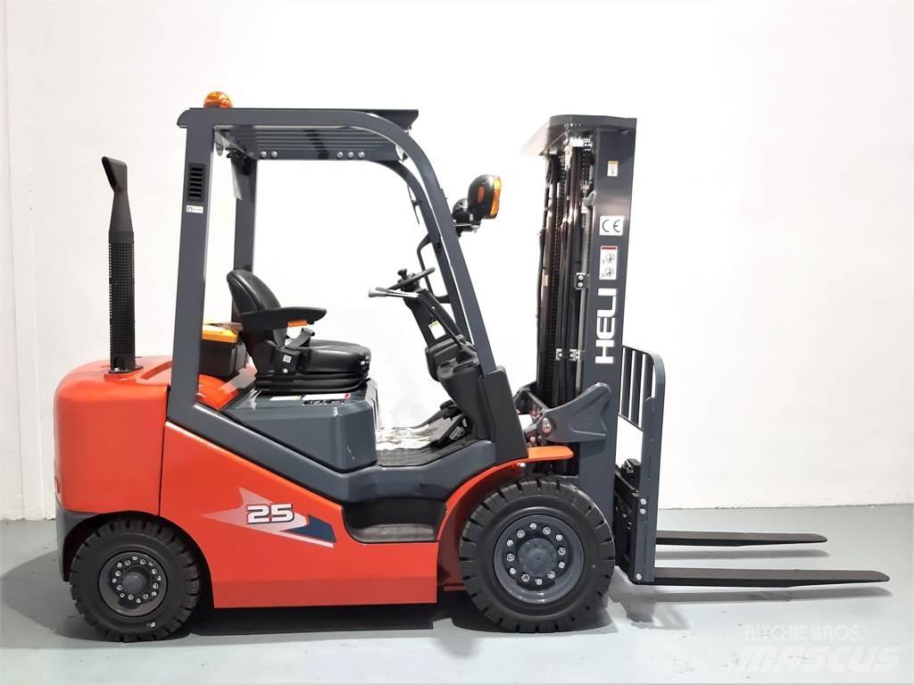 Heli CPCD25 XC26H Dieseltrukit