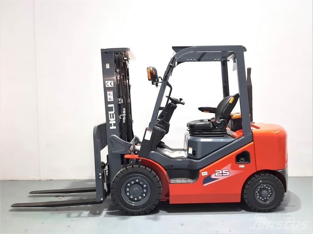 Heli CPCD25 XC26H Dieseltrukit