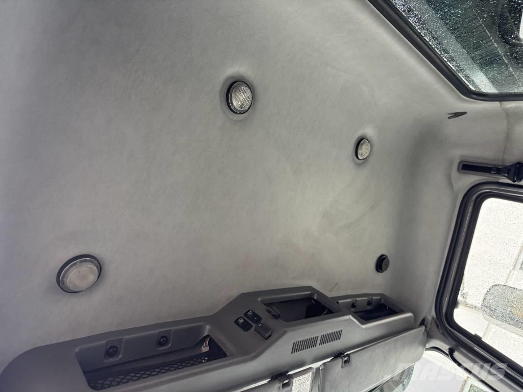 Mack GU 713 Vaihtolava-autot