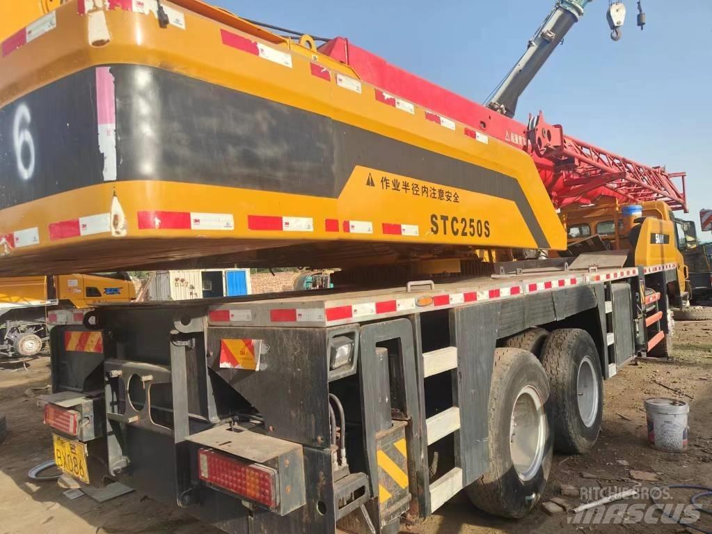 Sany STC250S Nostimet ja tavarahissit