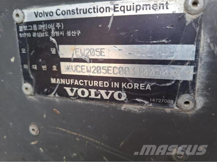 Volvo EW 205E Pyöräkaivukoneet