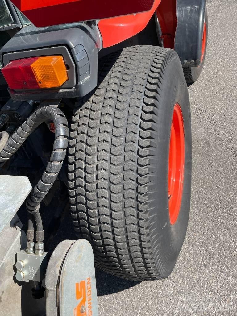 Kubota L4240 II HST Taajamatraktorit