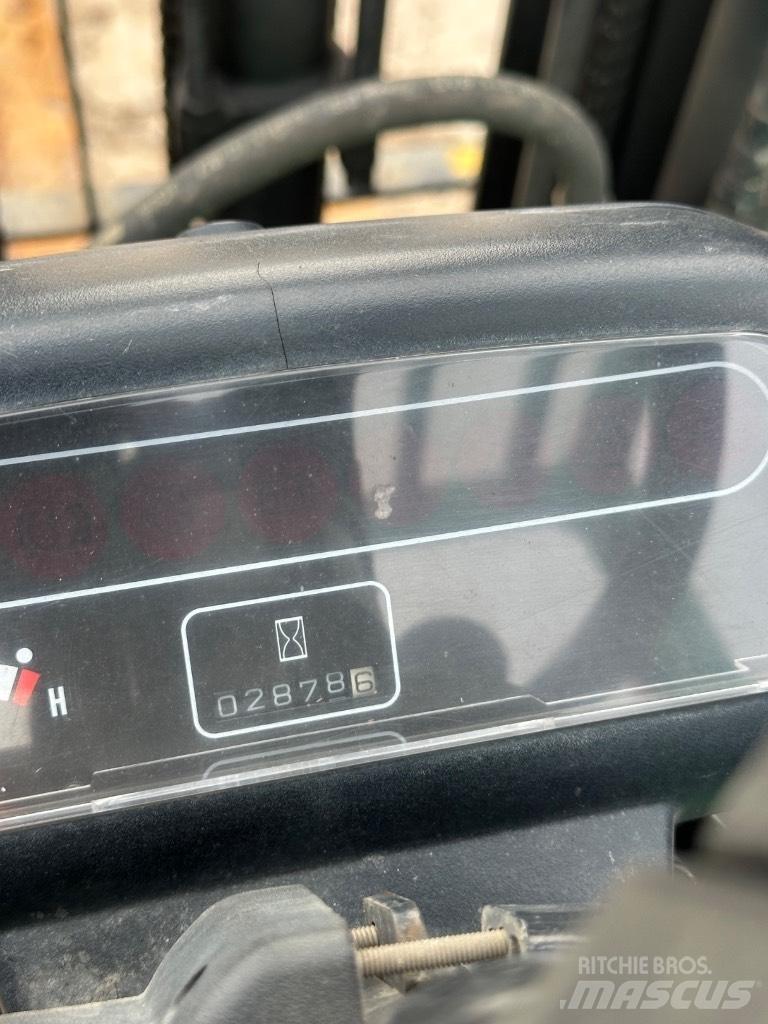 Mitsubishi FG18 Nestekaasutrukit
