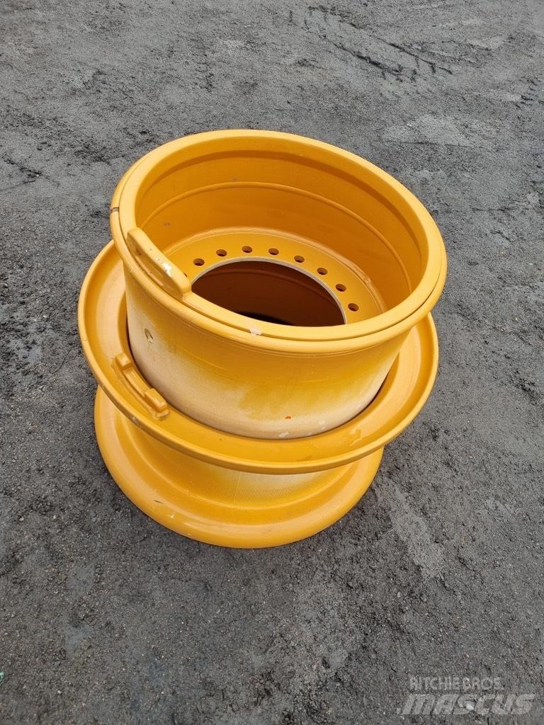 CASE 921 E rims Renkaat ja vanteet