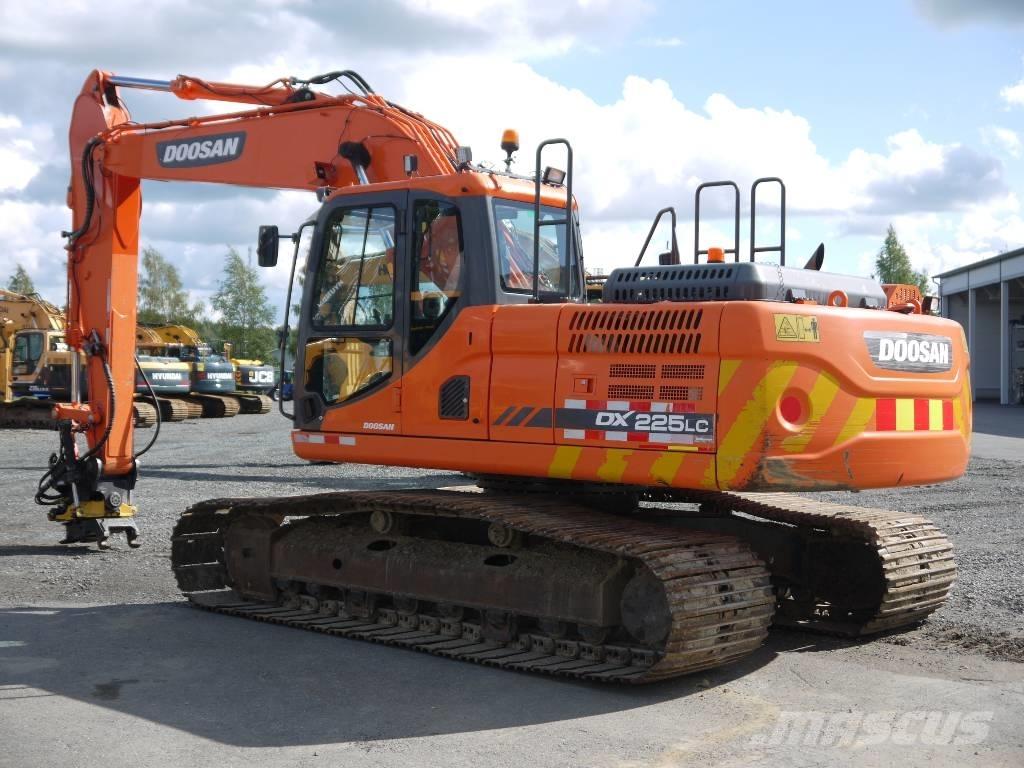 Doosan DX 225 LC-3 Telakaivukoneet
