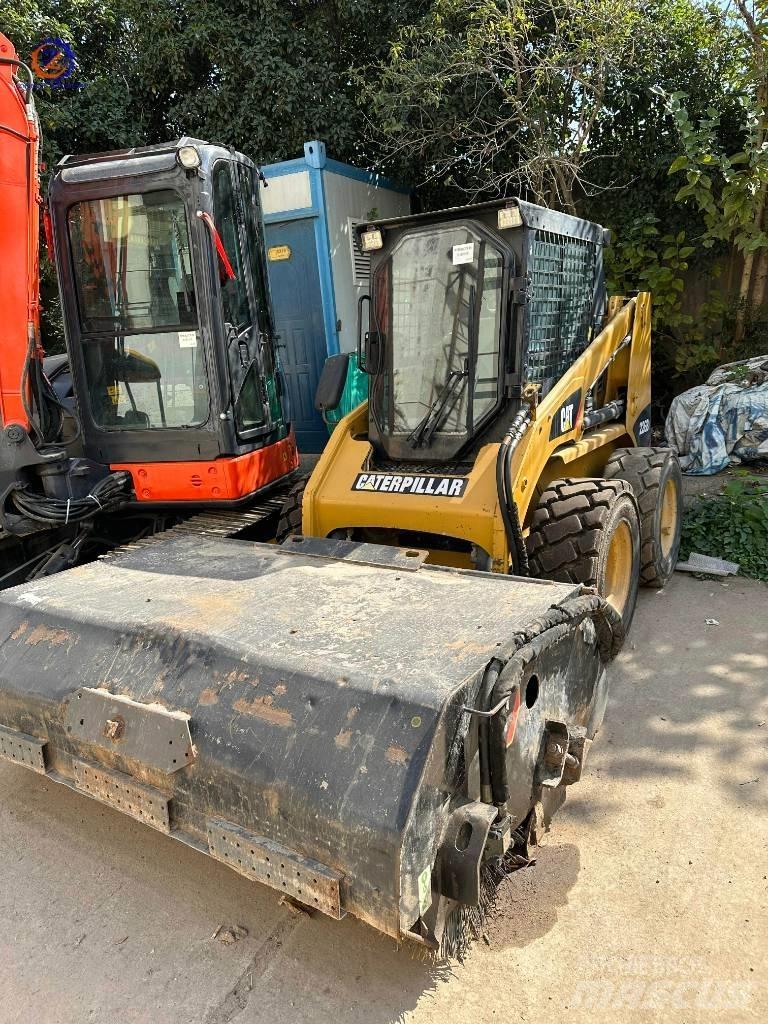 CAT 226 B Liukuohjatut kuormaajat
