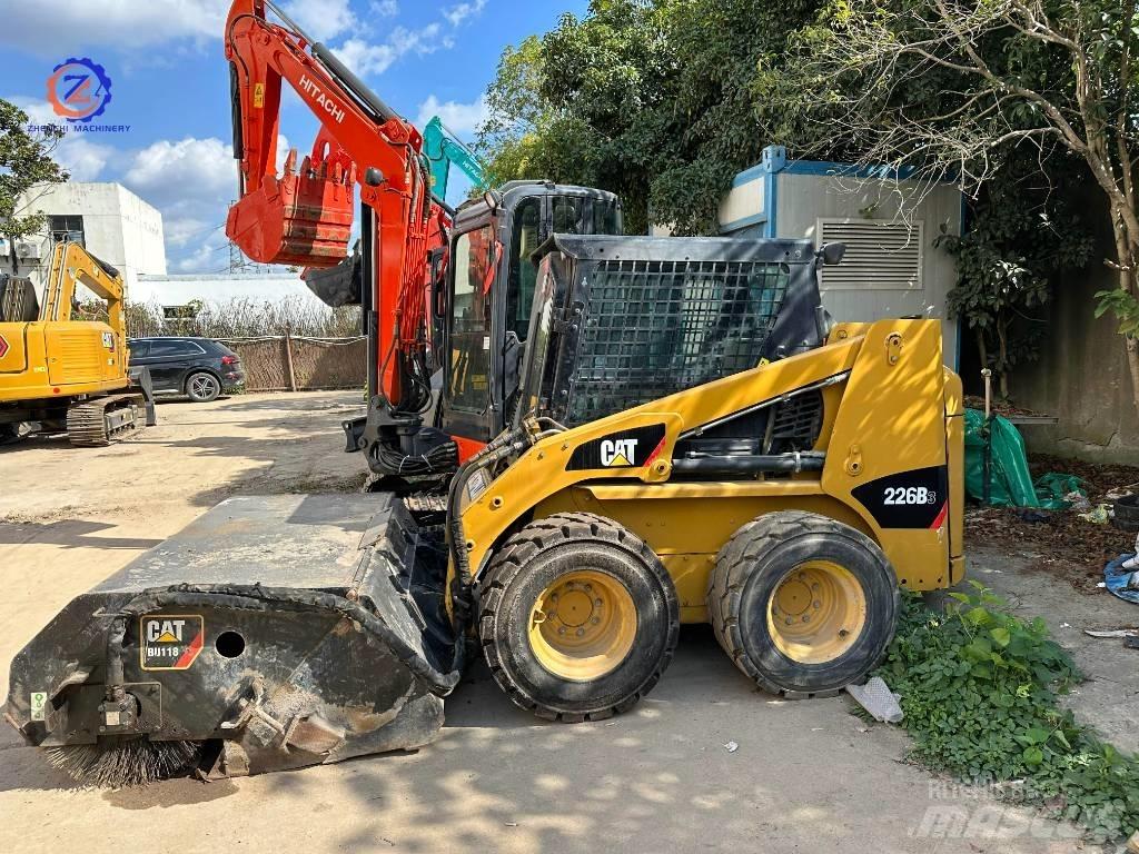 CAT 226 B Liukuohjatut kuormaajat