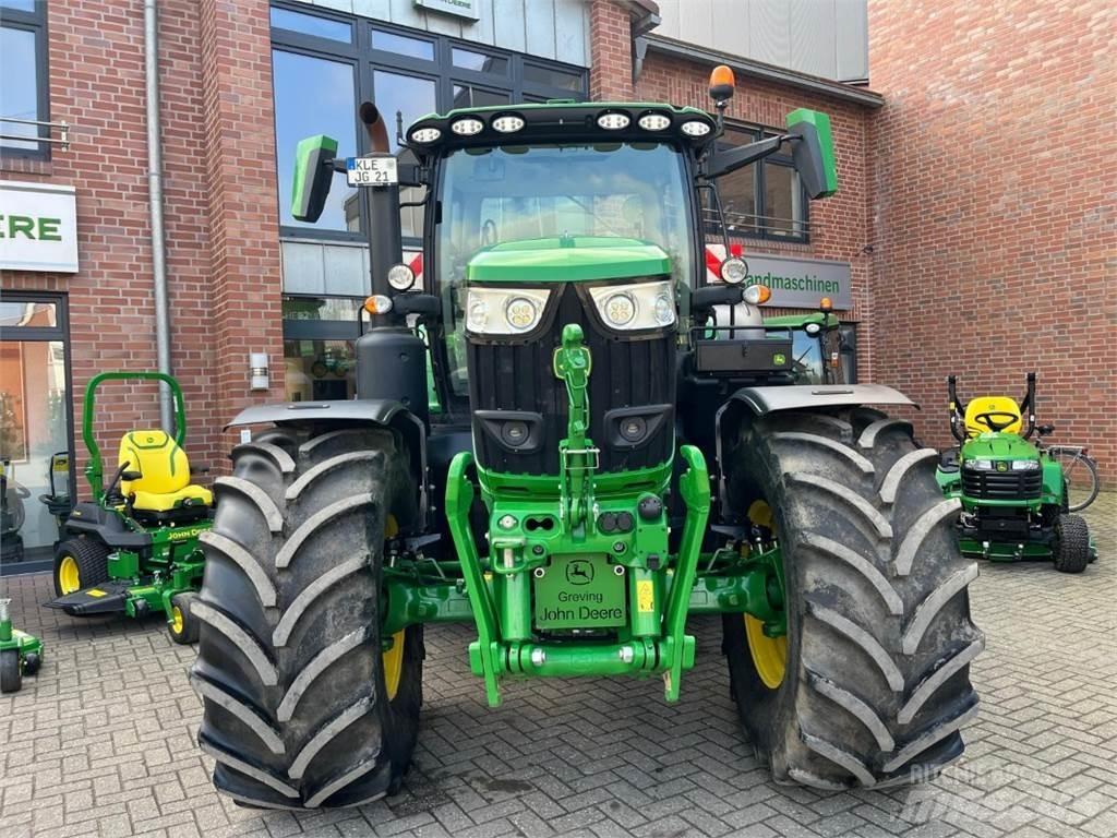 John Deere 6R215 Traktorit
