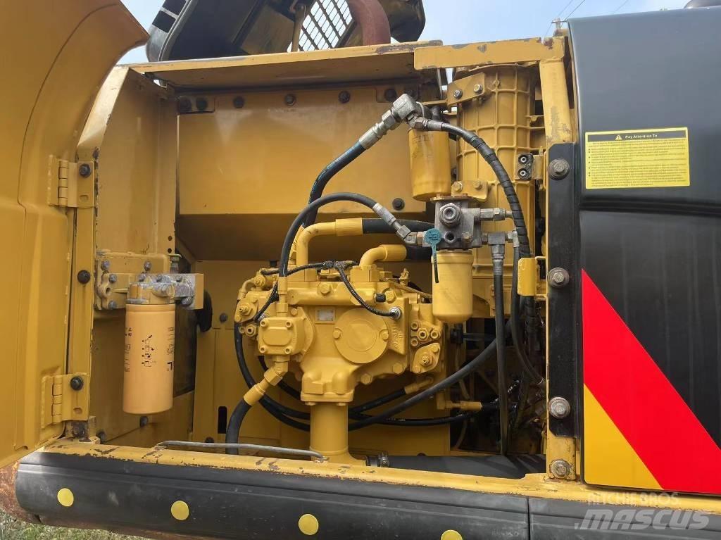 CAT 320 D Telakaivukoneet
