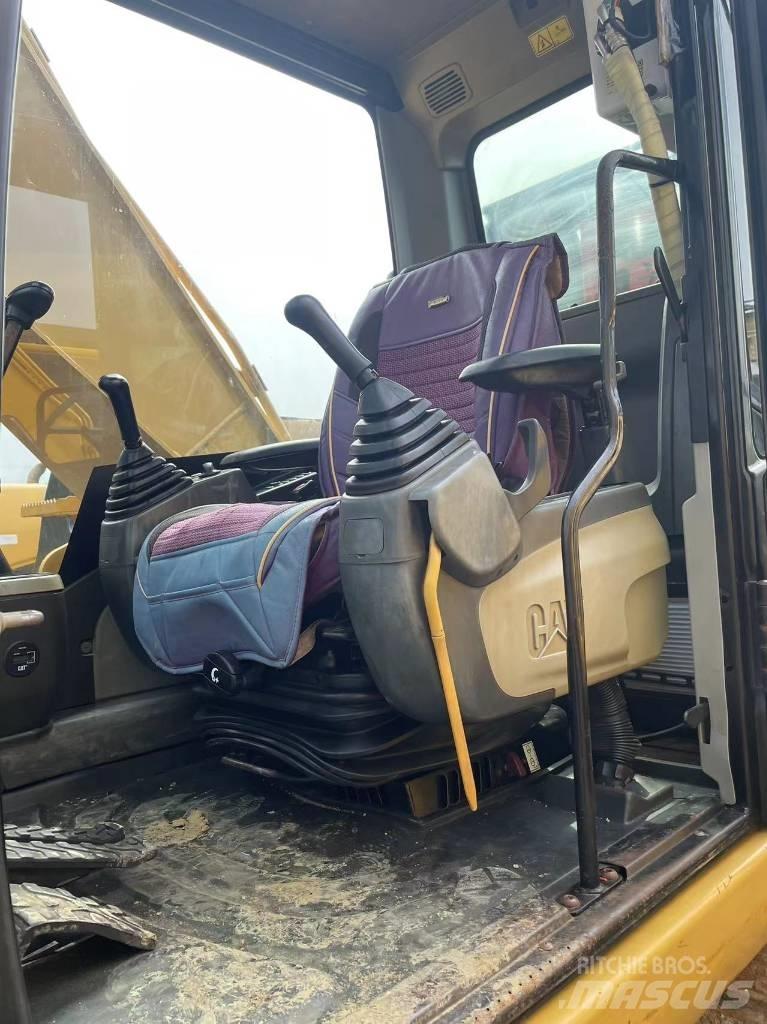CAT 320 D Telakaivukoneet