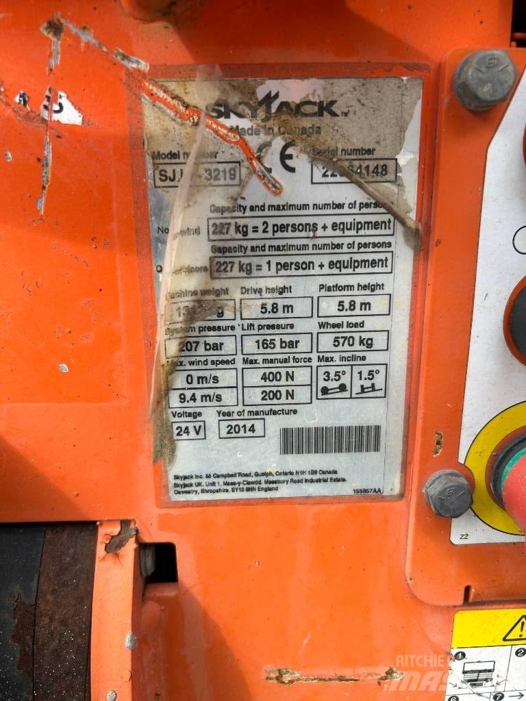 SkyJack SJ III 3219 Saksilavat