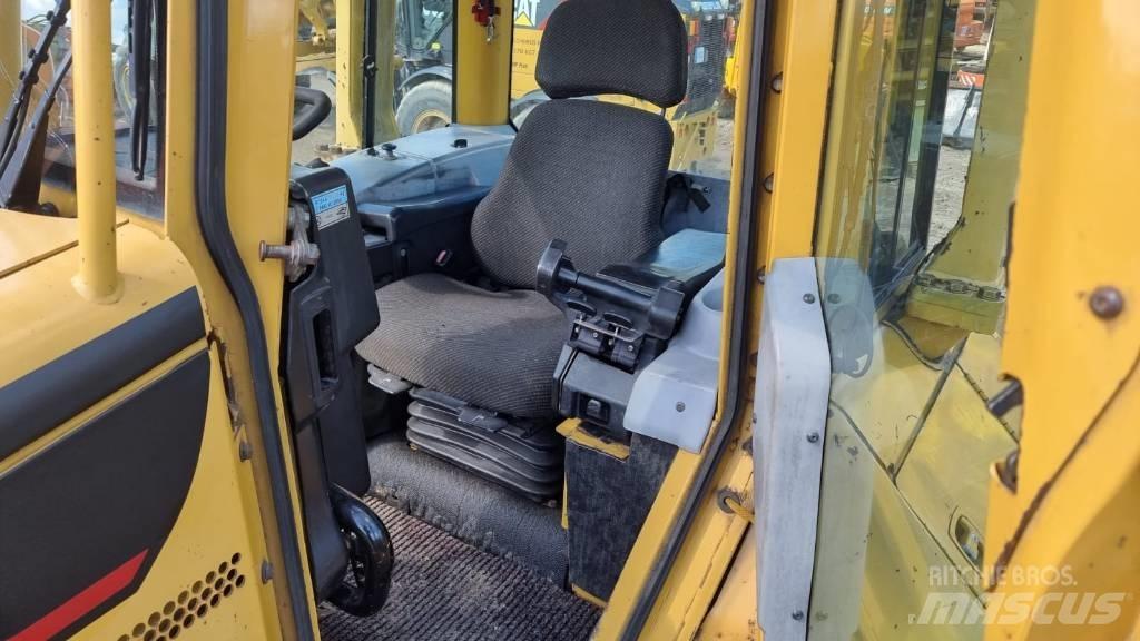CAT D 5 N LGP Telaketjupuskutraktorit