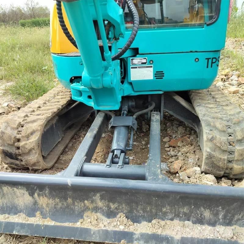 Kubota KX 135 Minikaivukoneet < 7t