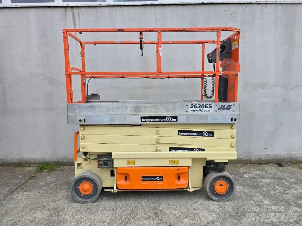 JLG 2630 ES Saksilavat
