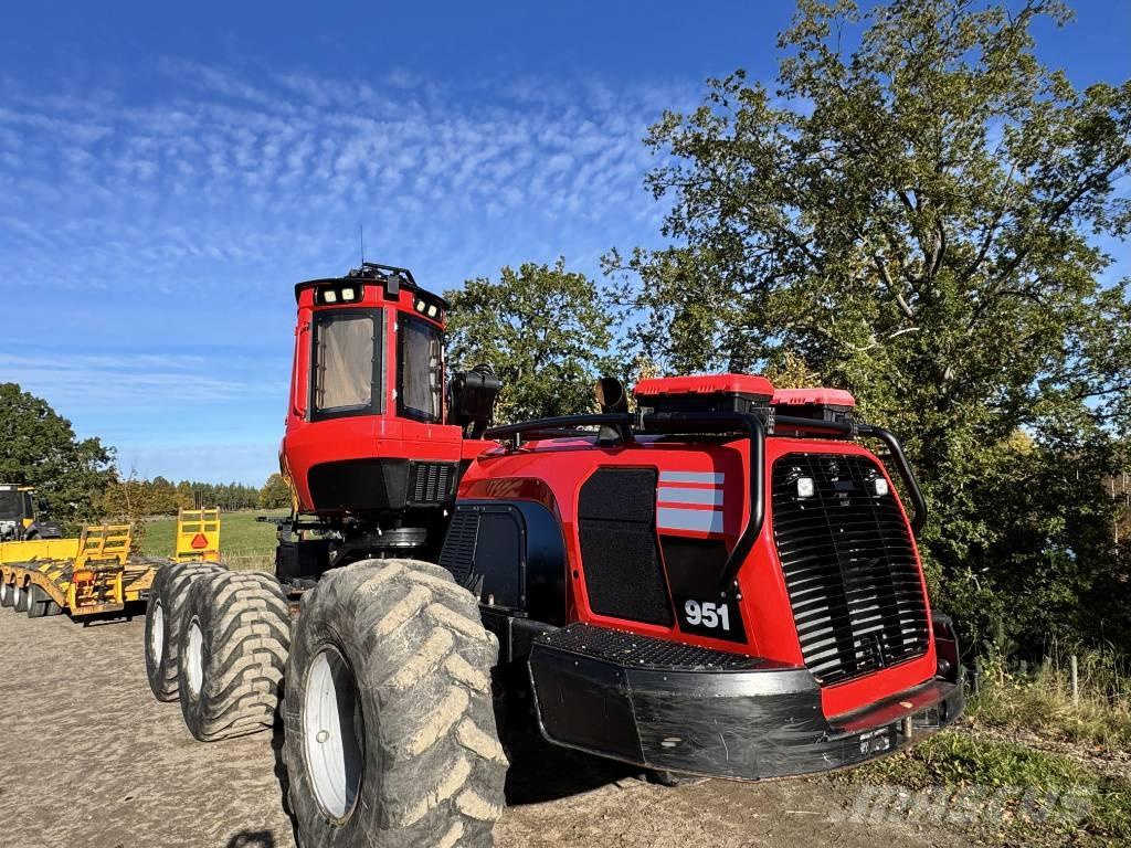 Komatsu 951 Harvesterit