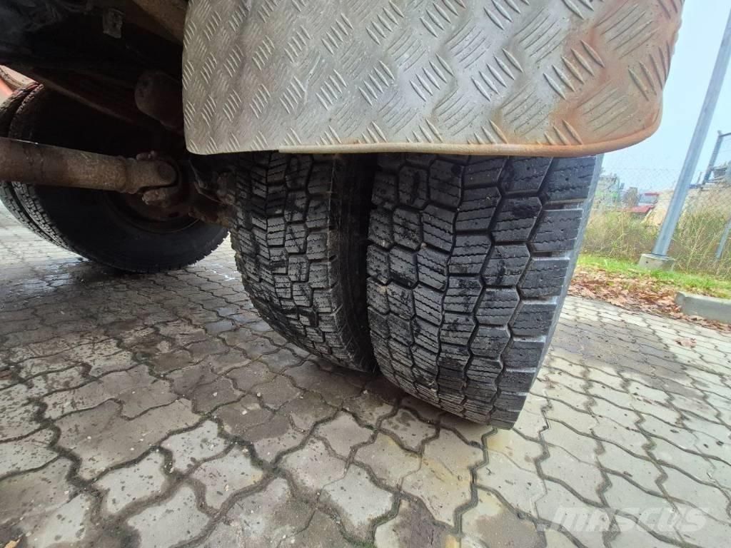 Scania P360 Sora- ja kippiautot