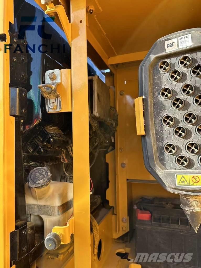 CAT 320 GC Telakaivukoneet