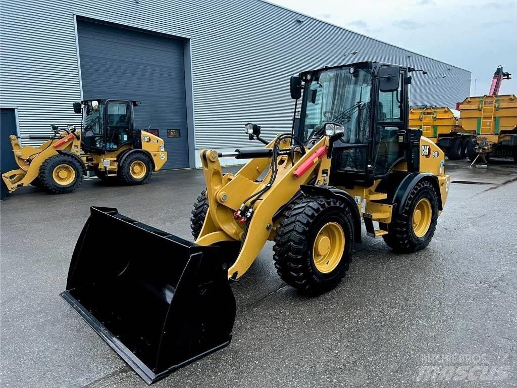 CAT 908 Pyöräkuormaajat