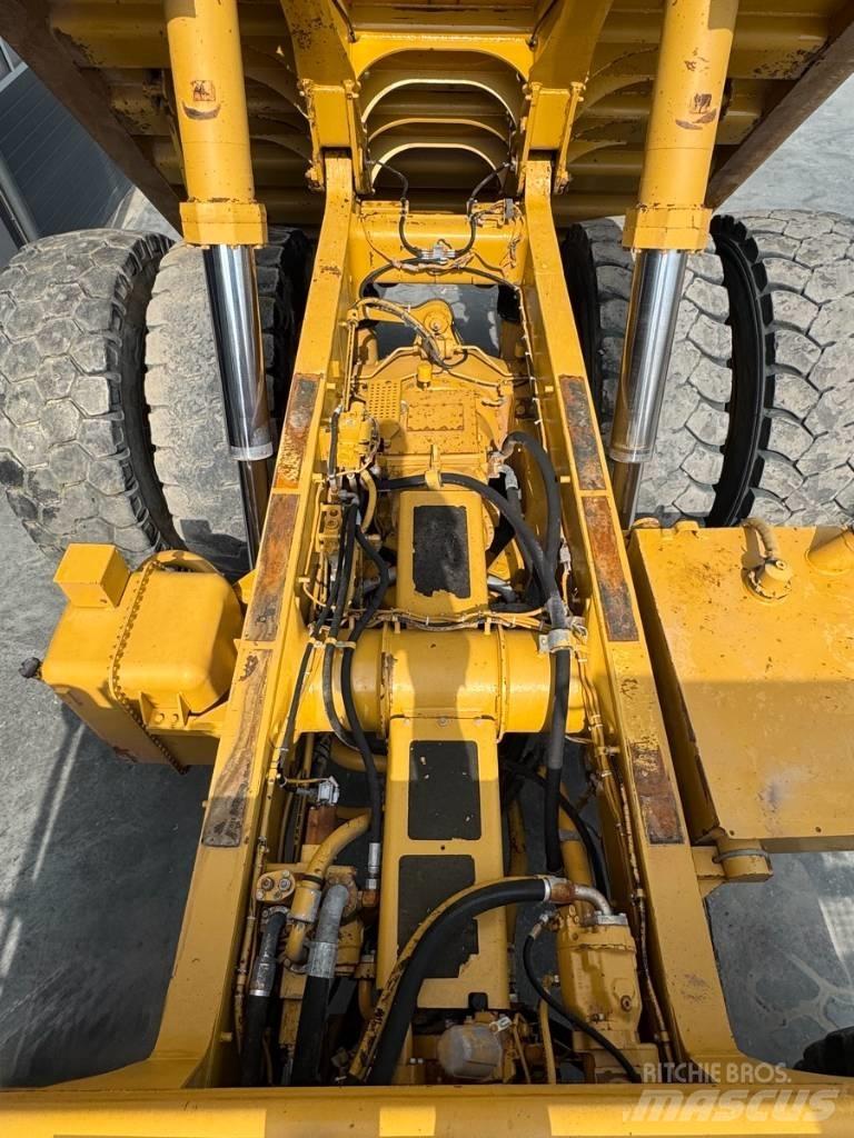 CAT 775 E Maansiirtoautot