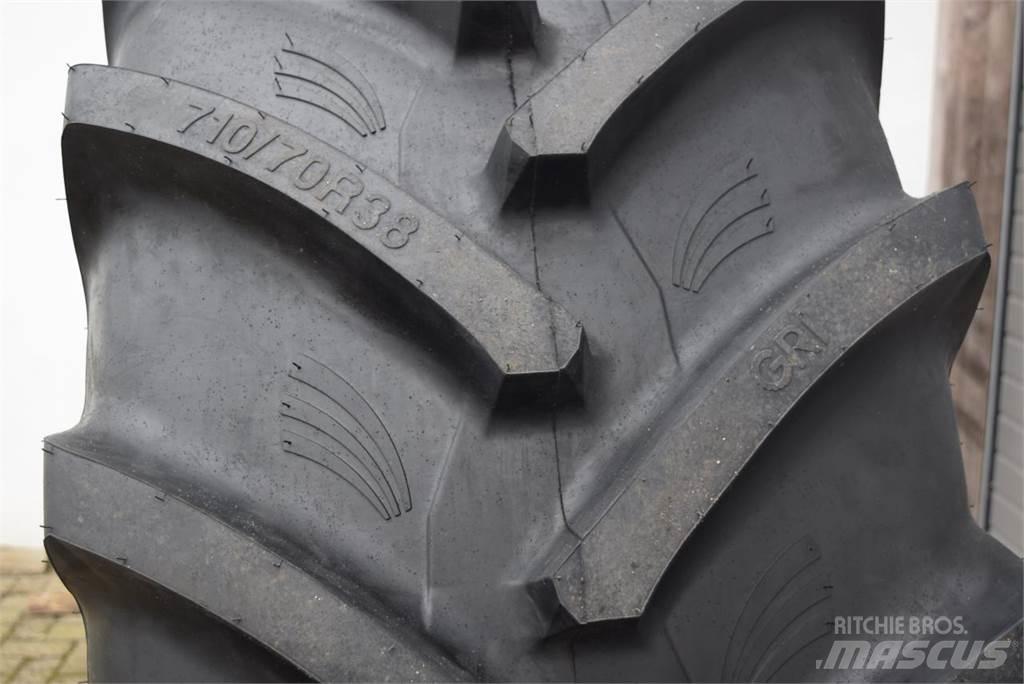  710/70R38 ***GRI*** Renkaat ja vanteet